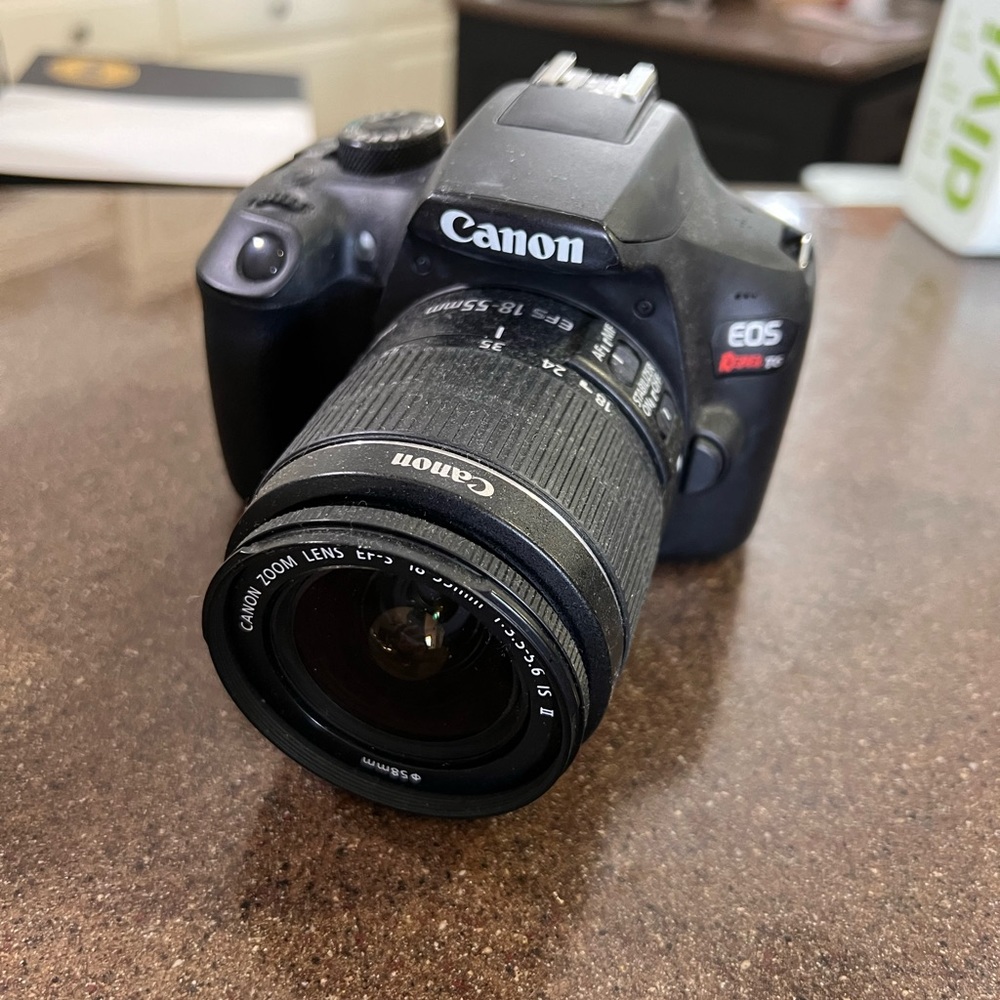 Canon rebel t6 bundle. Extra lens and bag included. - Picture 1 of 4
